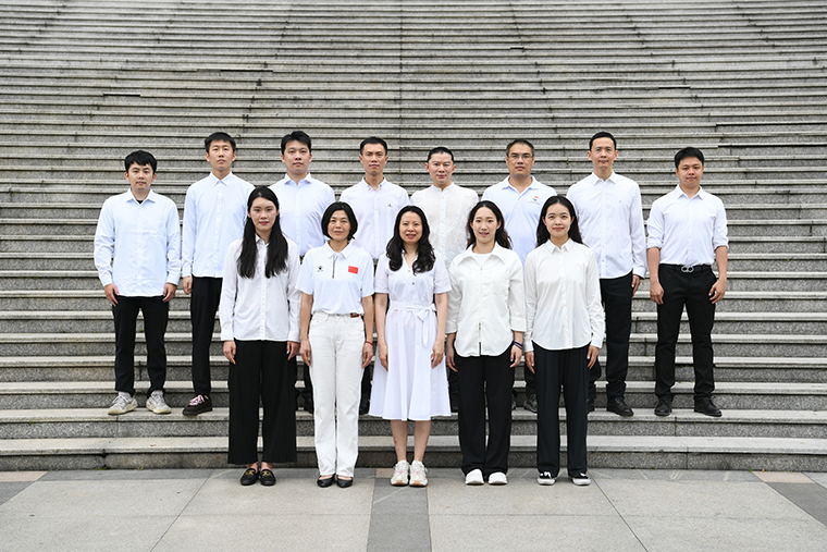 学院网站-乒乓球教研室合照.jpg